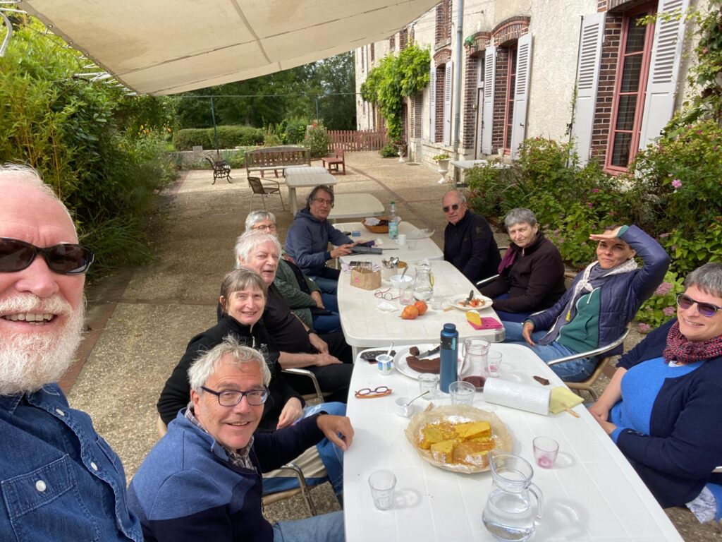 Tous à table dehors